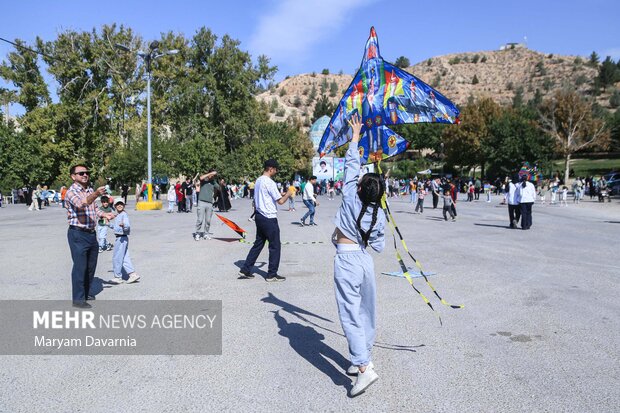 پرواز بادبادک ها به یاد کودکان غزه در بجنورد