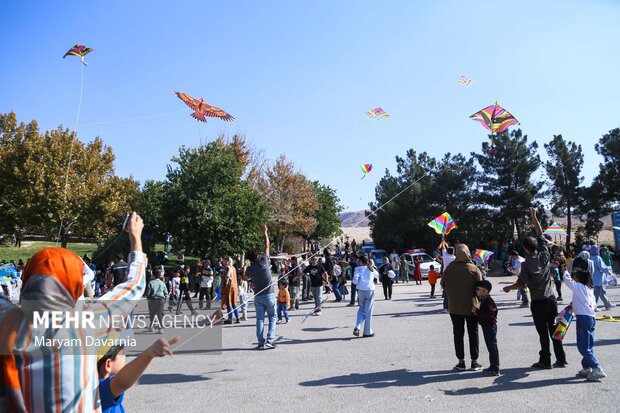 پرواز بادبادک ها به یاد کودکان غزه در بجنورد