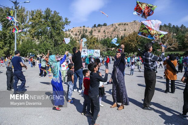 پرواز بادبادک ها به یاد کودکان غزه در بجنورد