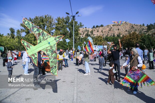 پرواز بادبادک ها به یاد کودکان غزه در بجنورد