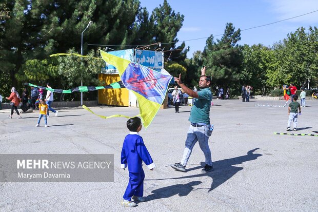 پرواز بادبادک ها به یاد کودکان غزه در بجنورد