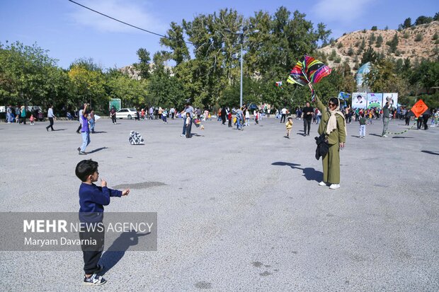 پرواز بادبادک ها به یاد کودکان غزه در بجنورد