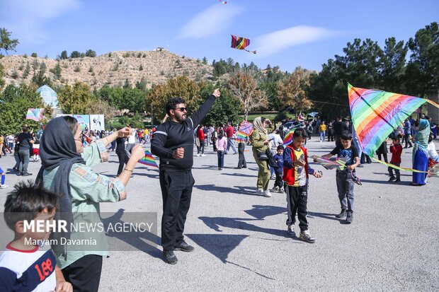 پرواز بادبادک ها به یاد کودکان غزه در بجنورد