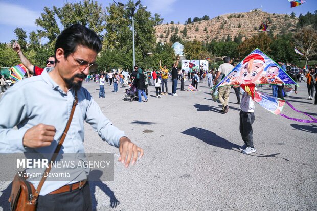 پرواز بادبادک ها به یاد کودکان غزه در بجنورد