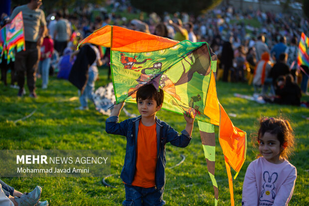 جشن «پرواز بادبادک‌ها» در قزوین