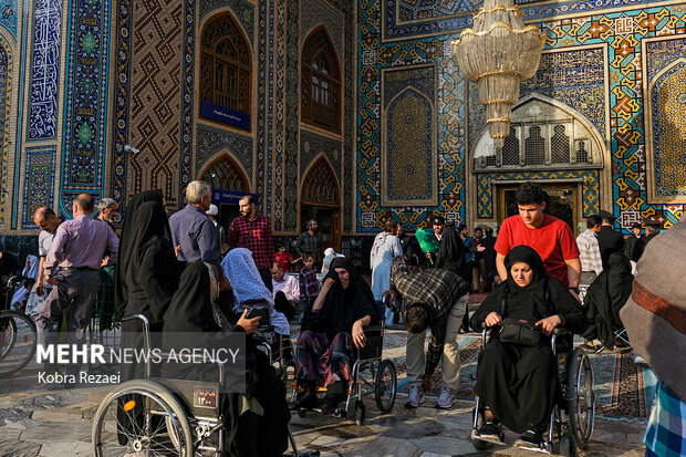 حرم مطهر رضوی در روز میلاد امام حسن عسکری(ع)