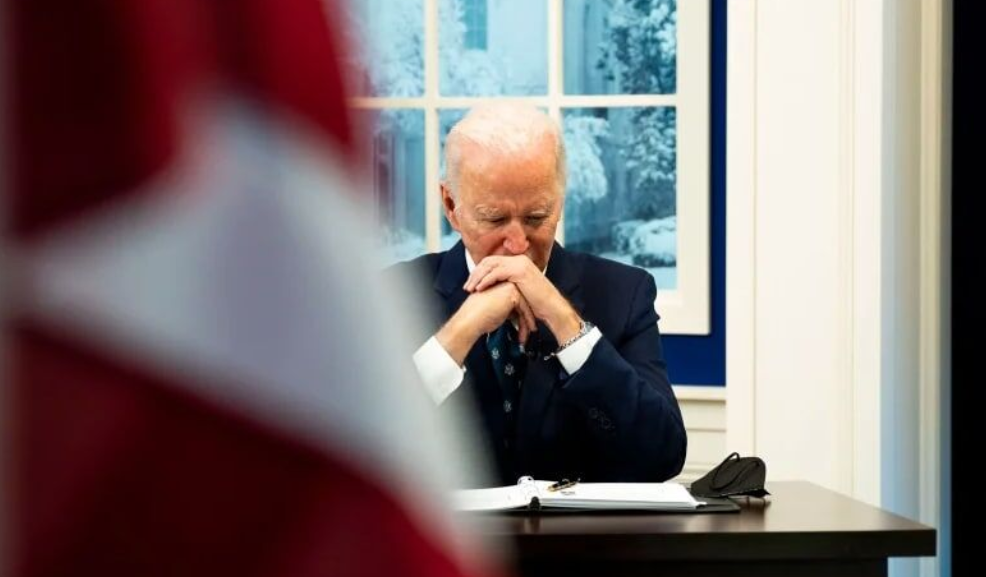 چرا «بایدن» به نفع «هریس» از رقابتهای انتخاباتی کنار کشید؟