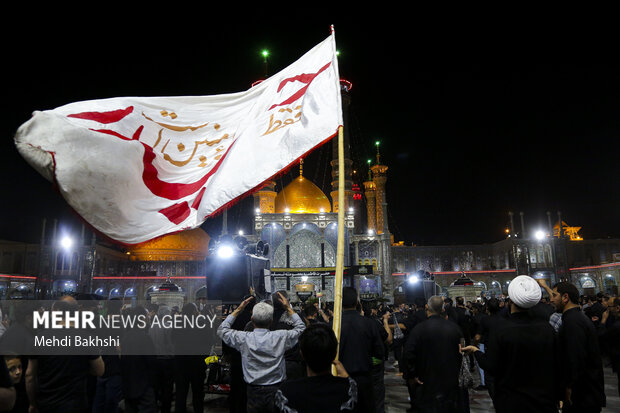 Iranians mourn Hazrat Masumeh (SA) martyrdom in her shrine