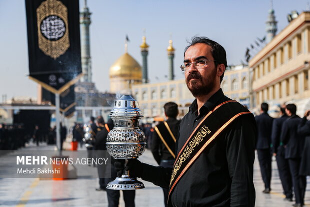 دسته عزاداری خادمان در سالروز شهادت مطهر حضرت معصومه (س)