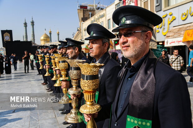 دسته عزاداری خادمان در سالروز شهادت مطهر حضرت معصومه (س)