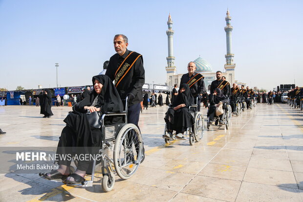 دسته عزاداری خادمان در سالروز شهادت مطهر حضرت معصومه (س)