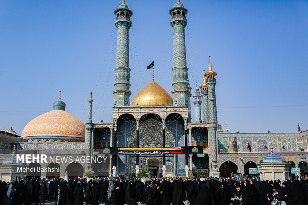 عزاداری بانوان عراقی در سالروز شهادت حضرت معصومه(س) در قم