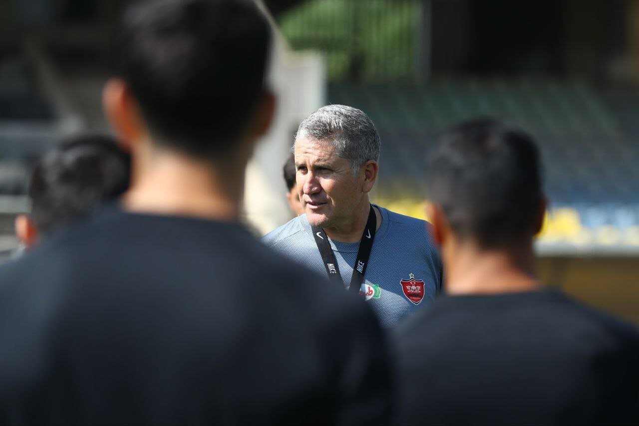 بازگشت گاریدو با میهمانان ویژه به تمرین پرسپولیس بازگشت گاریدو با میهمانان ویژه به تمرین پرسپولیس