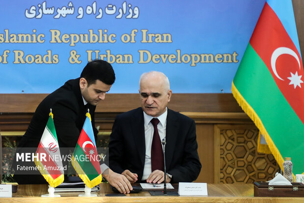 Meeting between Azeri dep. PM, Iran road minister