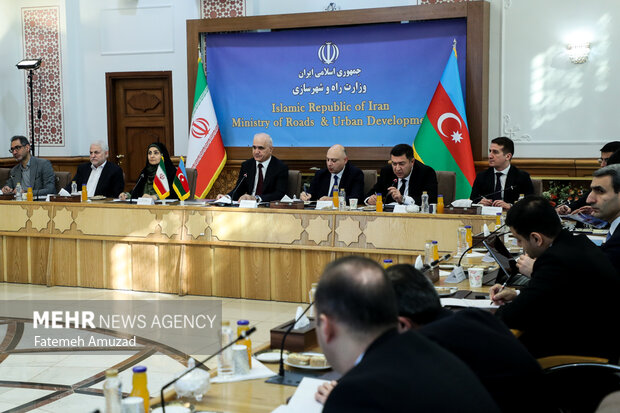 Meeting between Azeri dep. PM, Iran road minister