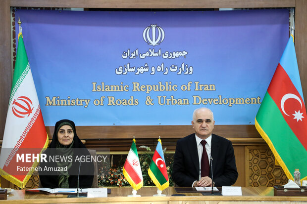 Meeting between Azeri dep. PM, Iran road minister