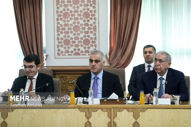 Meeting between Azeri dep. PM, Iran road minister