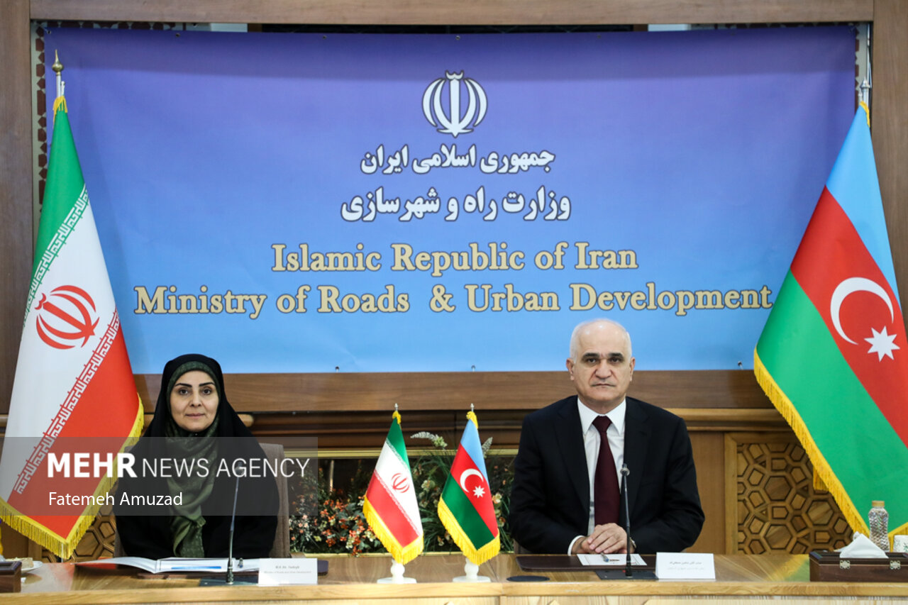 تفاهم ایران و آذربایجان برای بررسی میدانی پروژههای مشترک مرزی آستارا تفاهم ایران و آذربایجان برای بررسی میدانی پروژههای مشترک مرزی آستارا