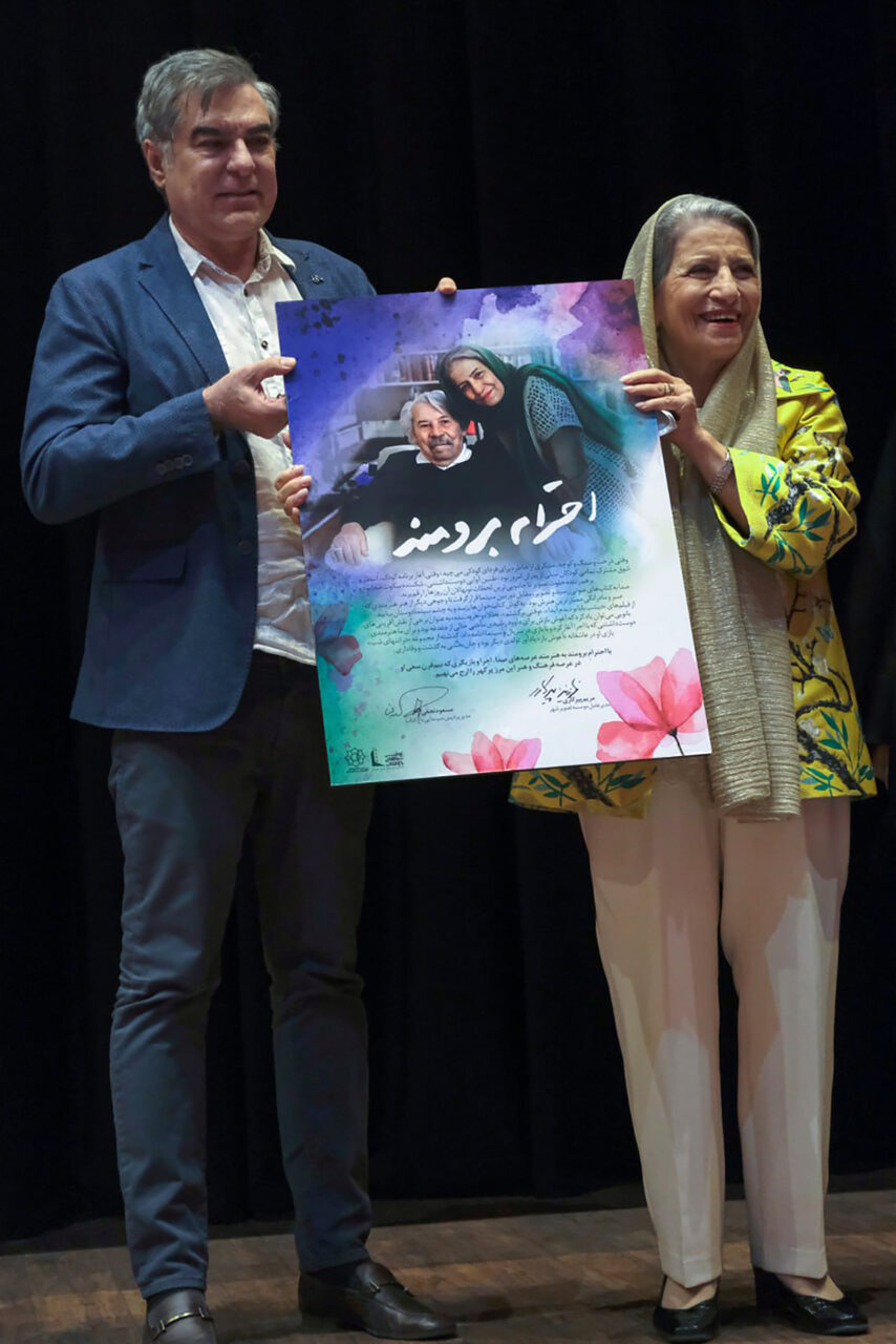 احترام برومند تجلیل شد/ همسایهای که حواسش به همه هست