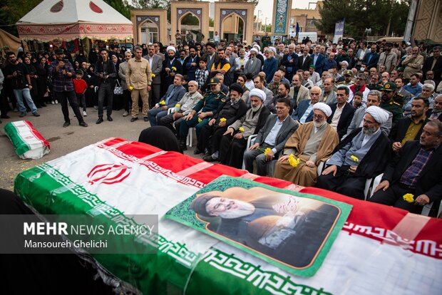 محفل شهدایی شاهرودیها/ «گلزار نور» آسمان و زمین را پیوند داد محفل شهدایی شاهرودیها/ «گلزار نور» آسمان و زمین را پیوند داد