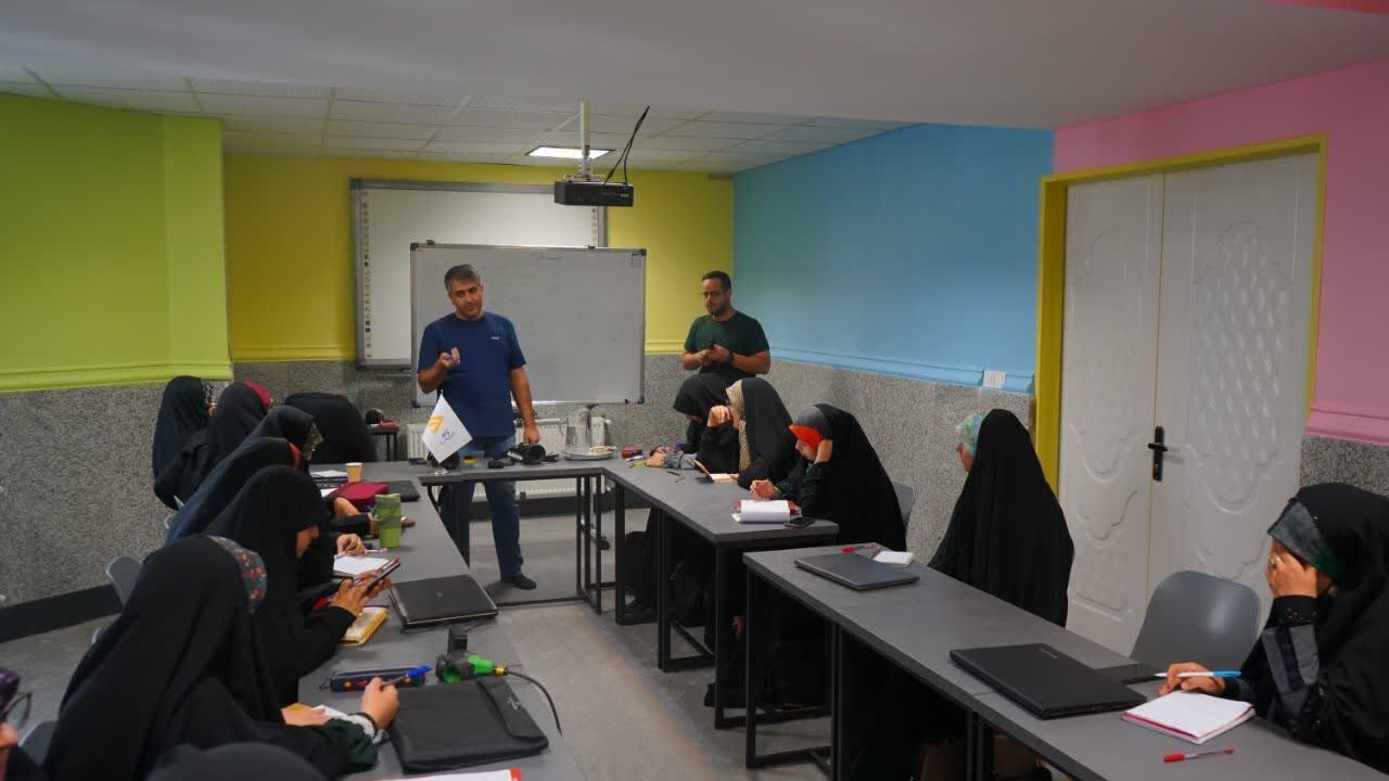 برگزاری دوره آموزشی مقدماتی رسانه هیئت در مرکز ماهور اراک برگزاری دوره آموزشی مقدماتی رسانه هیئت در مرکز ماهور اراک