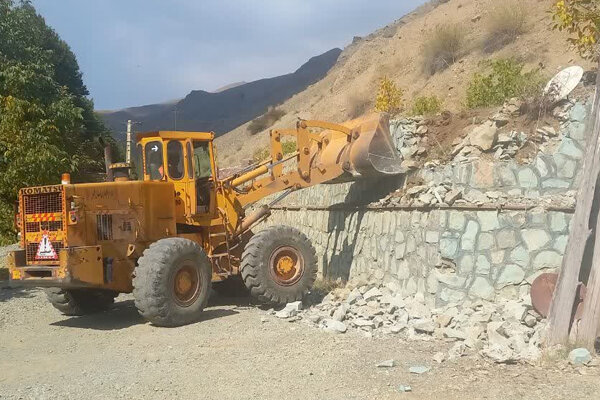 ۲۳۹۶ مترمربع از اراضی ملی در روستای سیرای کرج رفع تصرف شد