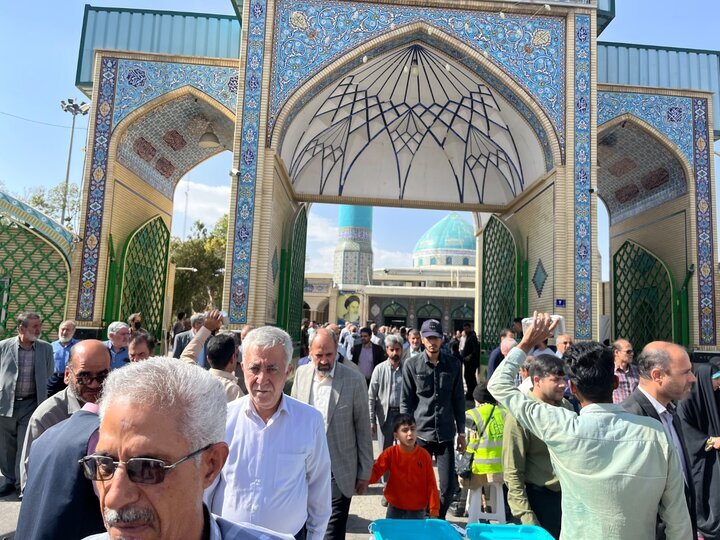 People in Arak hold rally in support for Resistance Front