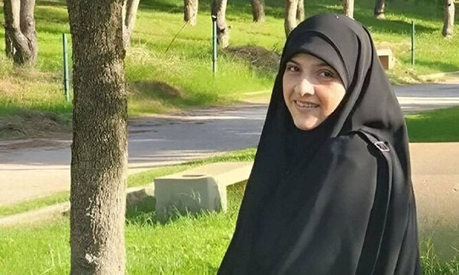 Tahran'dan İranlı bir kadını katleden Siyonist İsrail’e tepki Tahran'dan İranlı bir kadını katleden Siyonist İsrail’e tepki