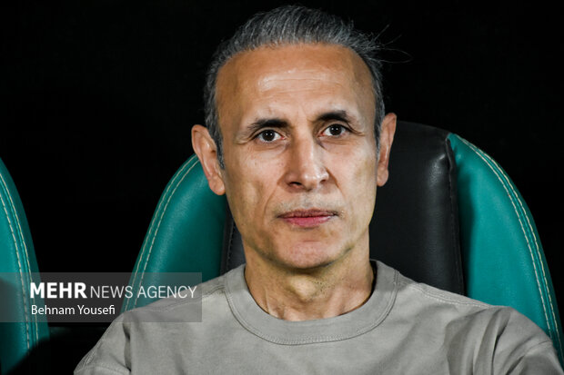 سرمربی فولاد خوزستان: کارکردن در لیگ فوتبال ایران خیلی سخت است