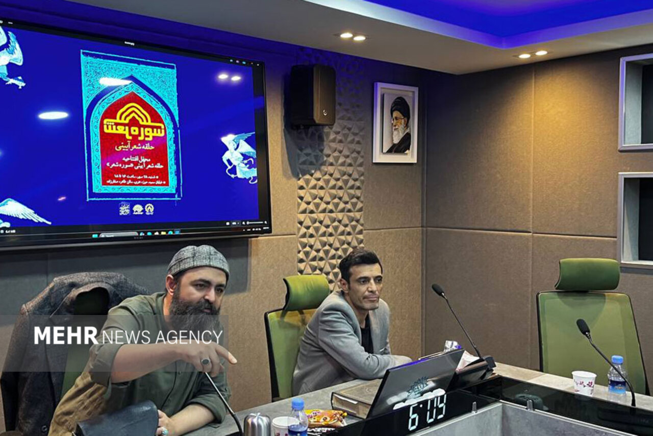 استقبال از شعر آیینی نسبت به دیگر گونههای شعری بیشتر است استقبال از شعر آیینی نسبت به دیگر گونههای شعری بیشتر است