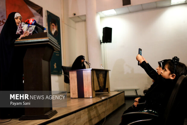 انجمن شعر «عصر انتظار» ورامین از میان علاقمندان عضو می پذیرد انجمن شعر «عصر انتظار» ورامین از میان علاقمندان عضو می پذیرد