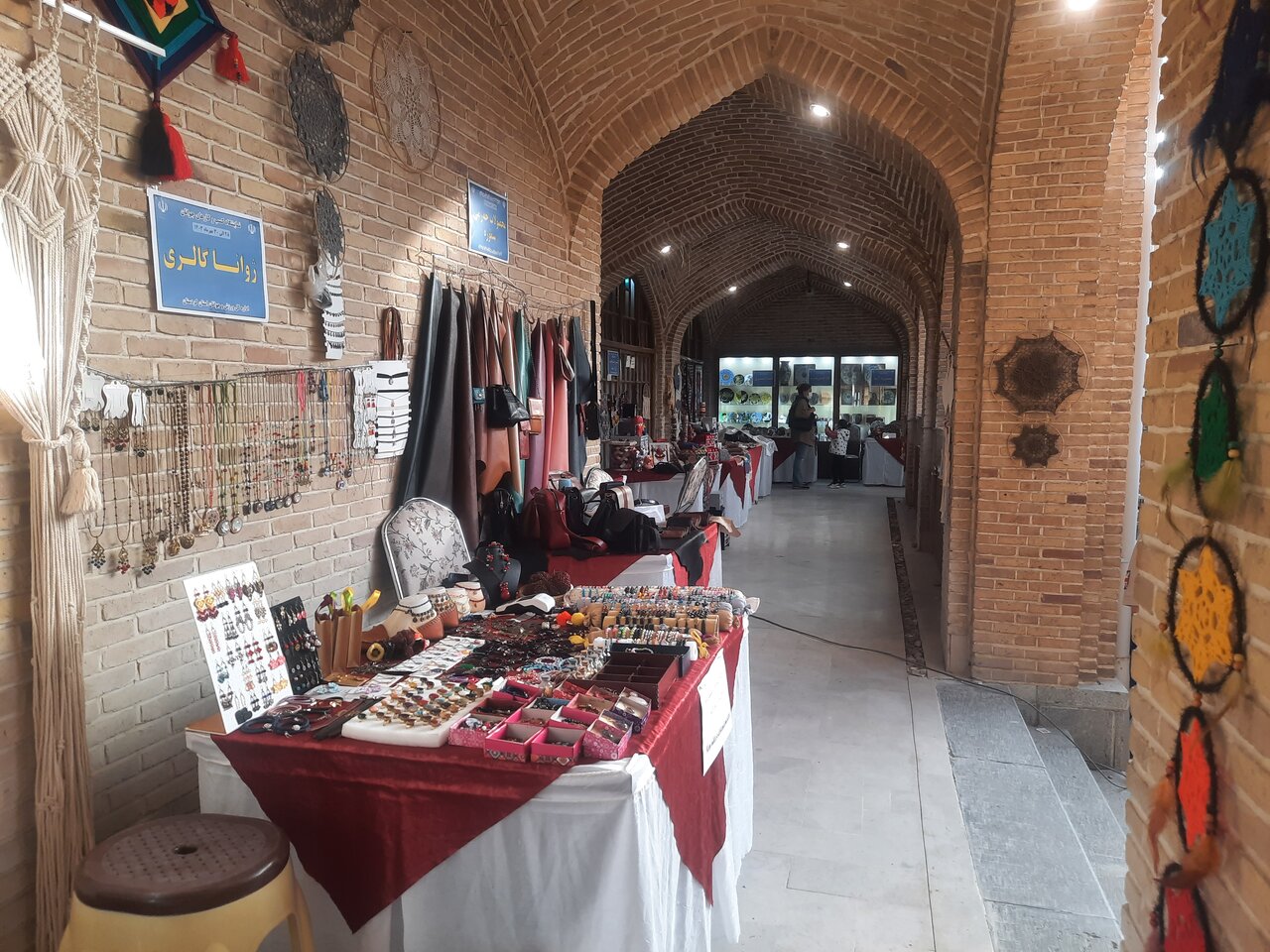 آشنایی جوانان با شیوههای کسب وکار ایجاد اشتغال را ممکن میکند