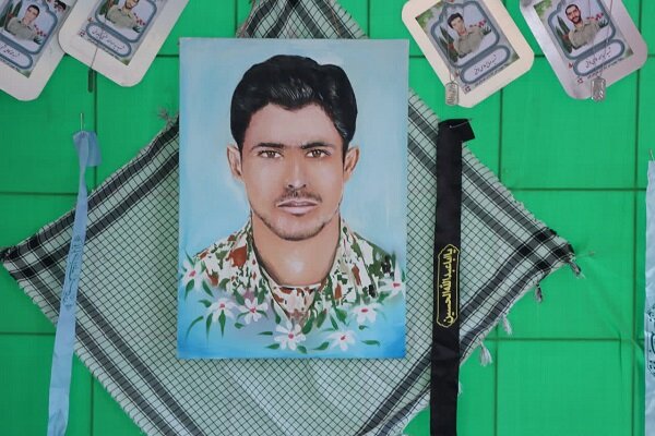 کتاب زندگینامه شهید مدافع امنیت «مجتبی امیری» در قشم رونمایی شد