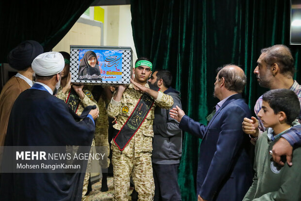 مراسم وداع با پیکر مطهر شهیده «معصومه کرباسی»