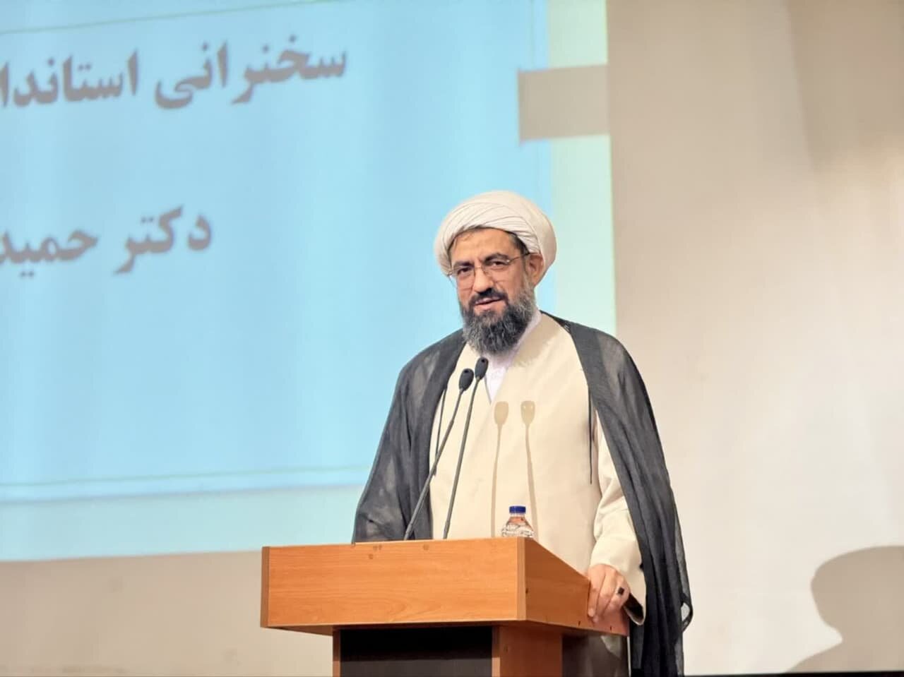 برگزاری آئین رونمایی کتاب « از ارتفاعات سخت تا نخلهای بیسر»