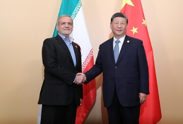 Iran, China presidents hold meeting in Russia