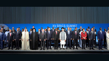 Chinese President Xi Jinping poses for a group photo with other leaders attending the BRICS-Africa Outreach and BRICS Plus Dialogue in Johannesburg, South Africa, Aug. 24, 2023. (Xinhua/Li Xueren)