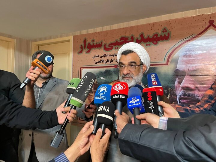 اگر زیرساخت پذیرش پزشکی فراهم نشود باید 10 سال دیگر پزشک وارد کنیم