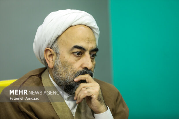 نهادها جایگزین احساس تکلیف فردی شده اند؛ نخوانده می گفتند «خیمه» نجس است 6