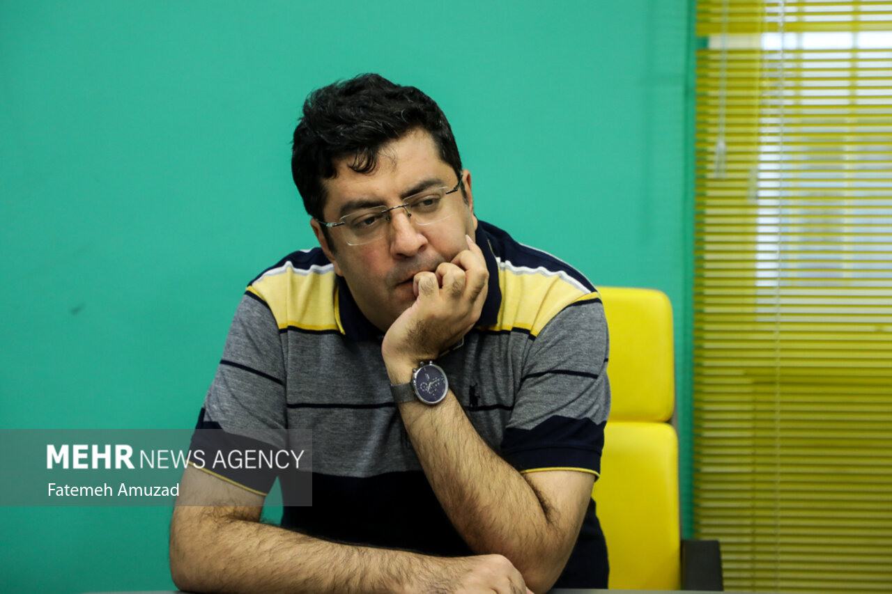 زائری: «خیمه» را اگر قبل انقلاب چاپ میکردیم شاید اینقدر مشکل نداشتیم