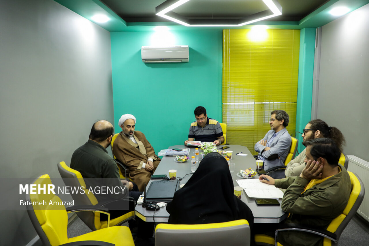 زائری: «خیمه» را اگر قبل انقلاب چاپ میکردیم شاید اینقدر مشکل نداشتیم