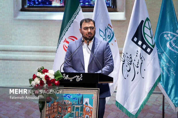 مهدی آذرپندار دبیر جشنواره در اختتامیه جشنواره فیلم کوتاه تهران