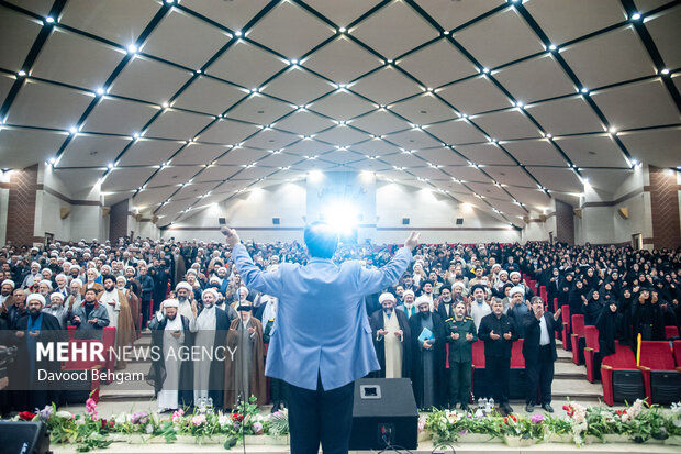 همایش «ایران همدل؛ لبیک یا امام» در مشهد