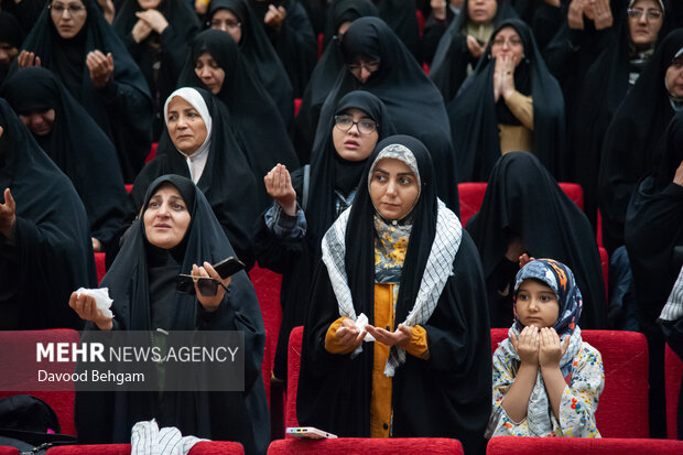 همایش «ایران همدل؛ لبیک یا امام» در مشهد