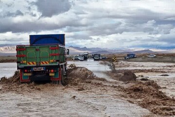 راهداران در حال بازگشایی مسیر میامی- جاجرم هستند