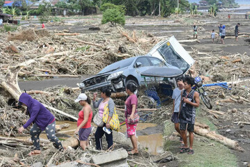 At least 76 killed as Storm "Trami" batters the Philippines