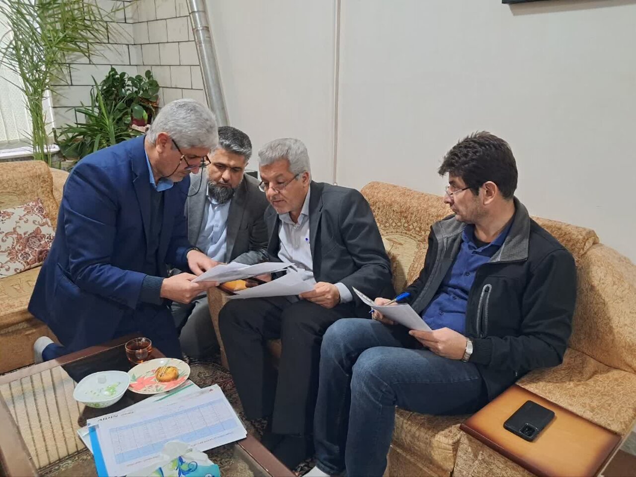 جلسه پیگیری پروژههای بهینهسازی آب کشاورزی شهرستان تویسرکان