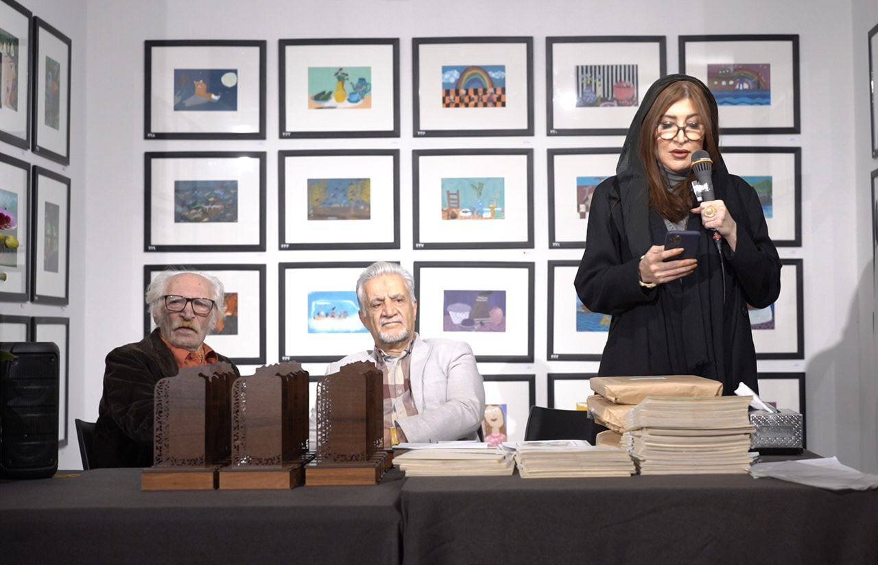 سومین بینال نقاشی «دانههای خاک سرزمین من» تمام شد سومین بینال نقاشی «دانههای خاک سرزمین من» تمام شد