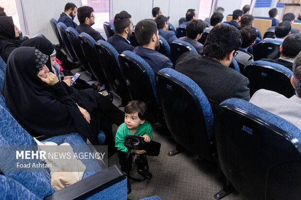 نشست جمعی از نخبگان کشور با محمد مخبر