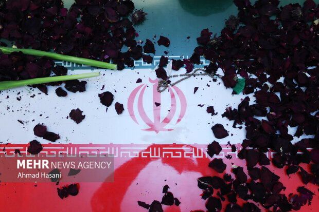 Şehit askerler için İran'da cenaze töreni düzenlendi